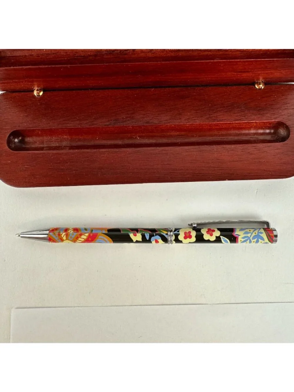 Vera Bradley Floral Patterned Ballpoint Pen With Wooden Case
